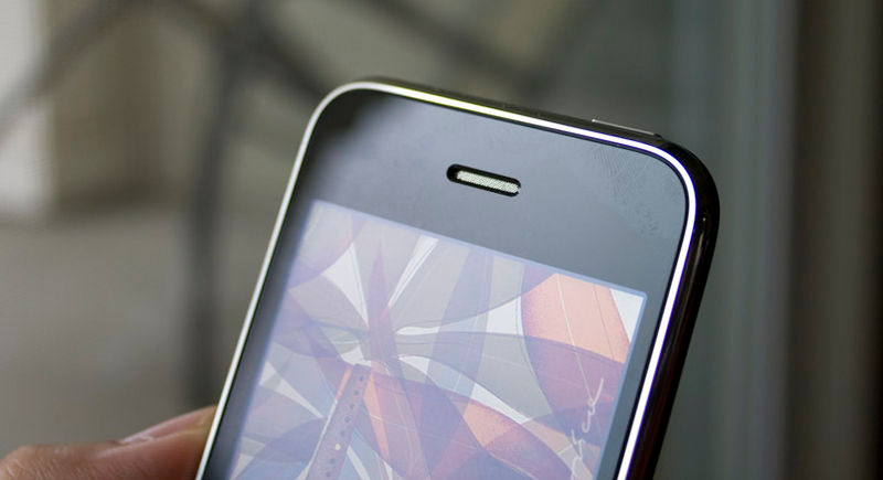 Illustration for article titled Giz Bill Nye Explains: The iPhone 3GS's Oleophobic Screen